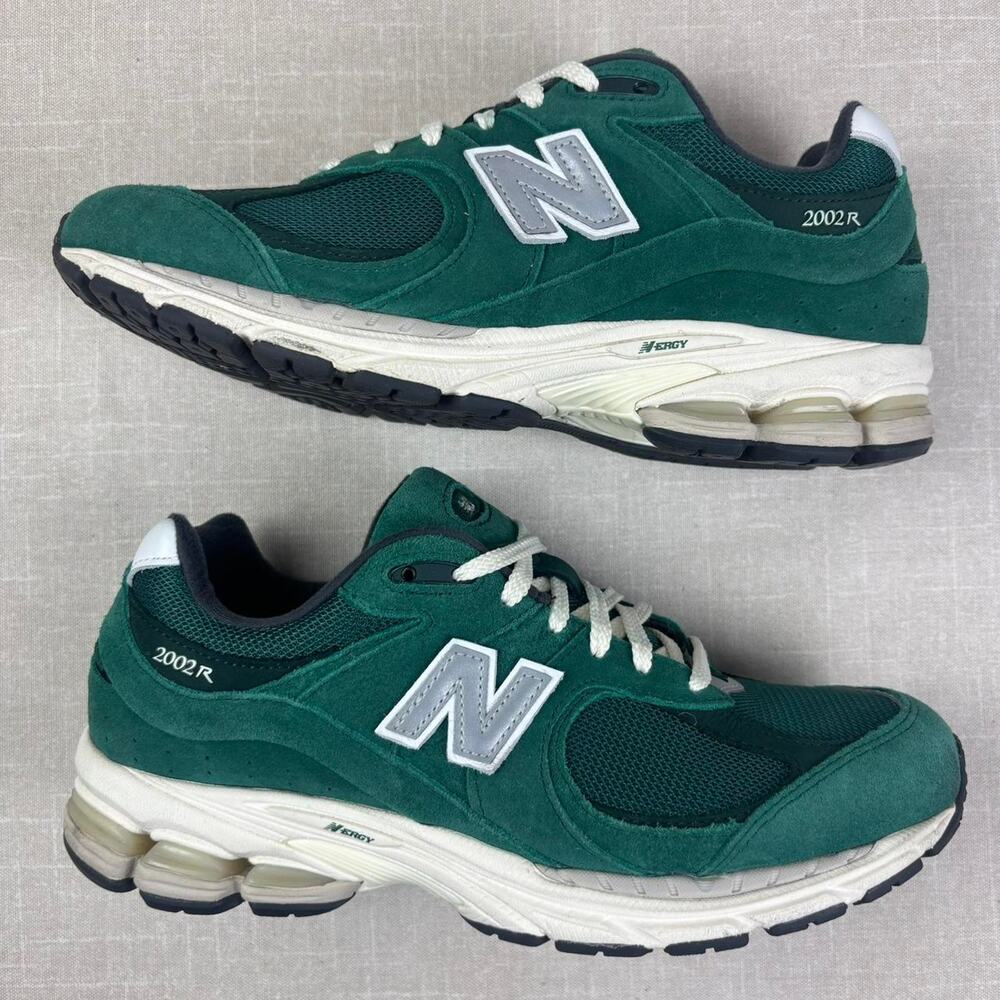 🐸 2022 New Balance 2002R “Nightwatch Green” 9.5M - Picture 2 of 6